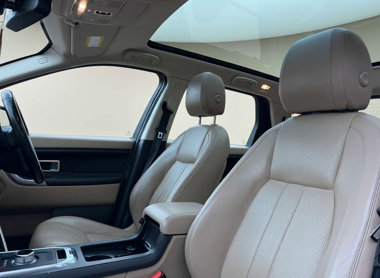 Used Land Rover Discovery Sport 2016 for sale - 76904937: Photo 12