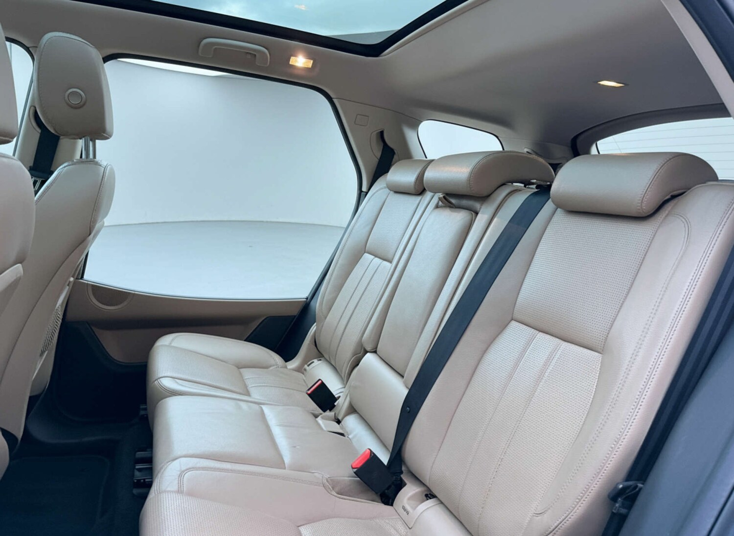 Used Land Rover Discovery Sport 2016 for sale - 76904937: Photo 13