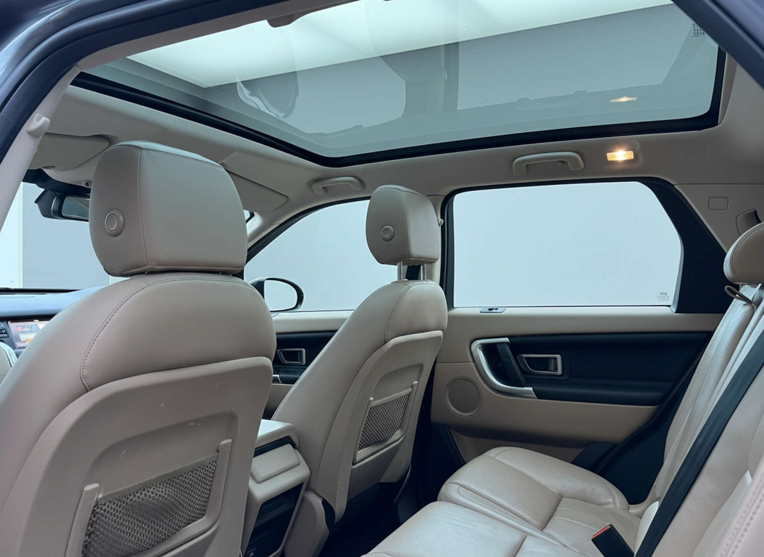 Used Land Rover Discovery Sport 2016 for sale - 76904937: Photo 14