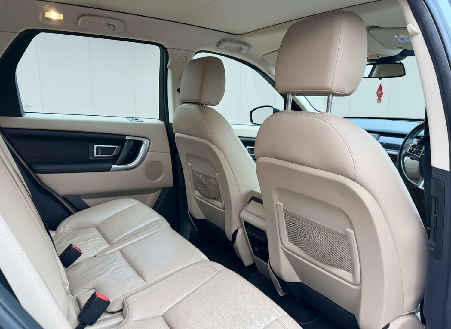 Used Land Rover Discovery Sport 2016 for sale - 76904937: Photo 18