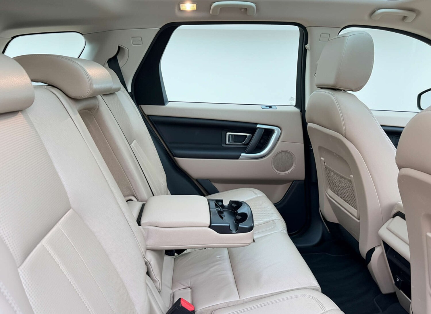 Used Land Rover Discovery Sport 2016 for sale - 76904937: Photo 19