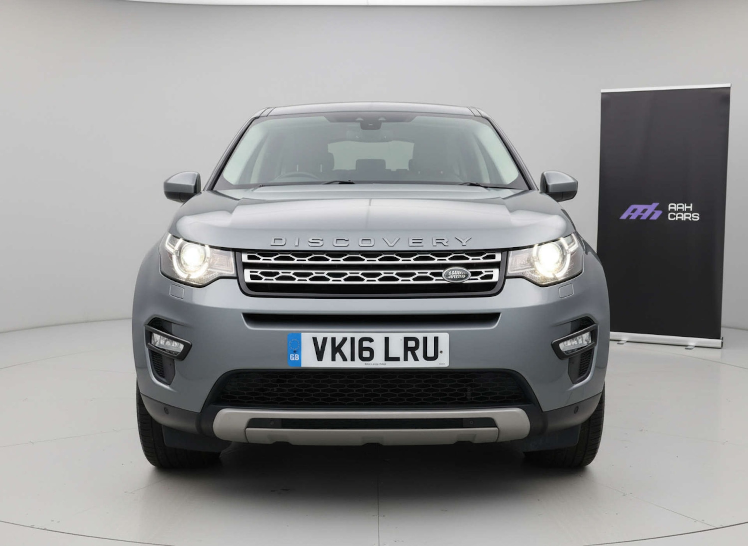 Used Land Rover Discovery Sport 2016 for sale - 76904937: Photo 2
