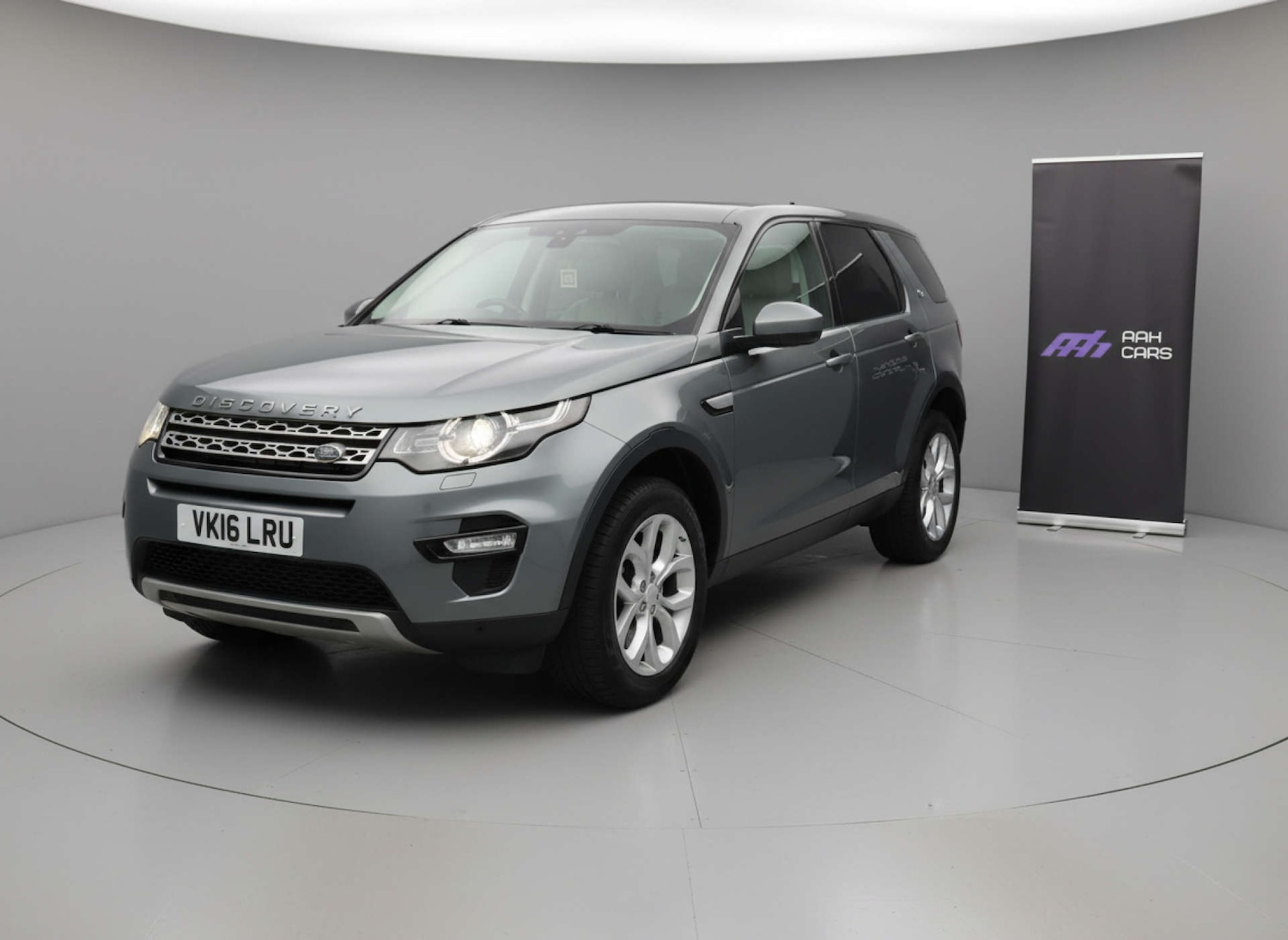 Used Land Rover Discovery Sport 2016 for sale - 76904937: Photo 4