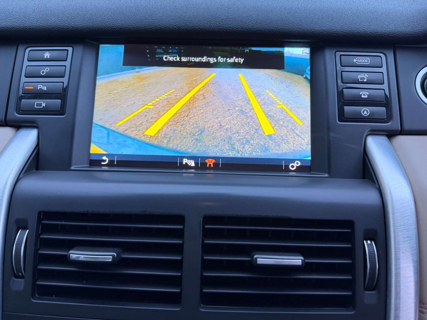 Used Land Rover Discovery Sport 2016 for sale - 76904937: Photo 40