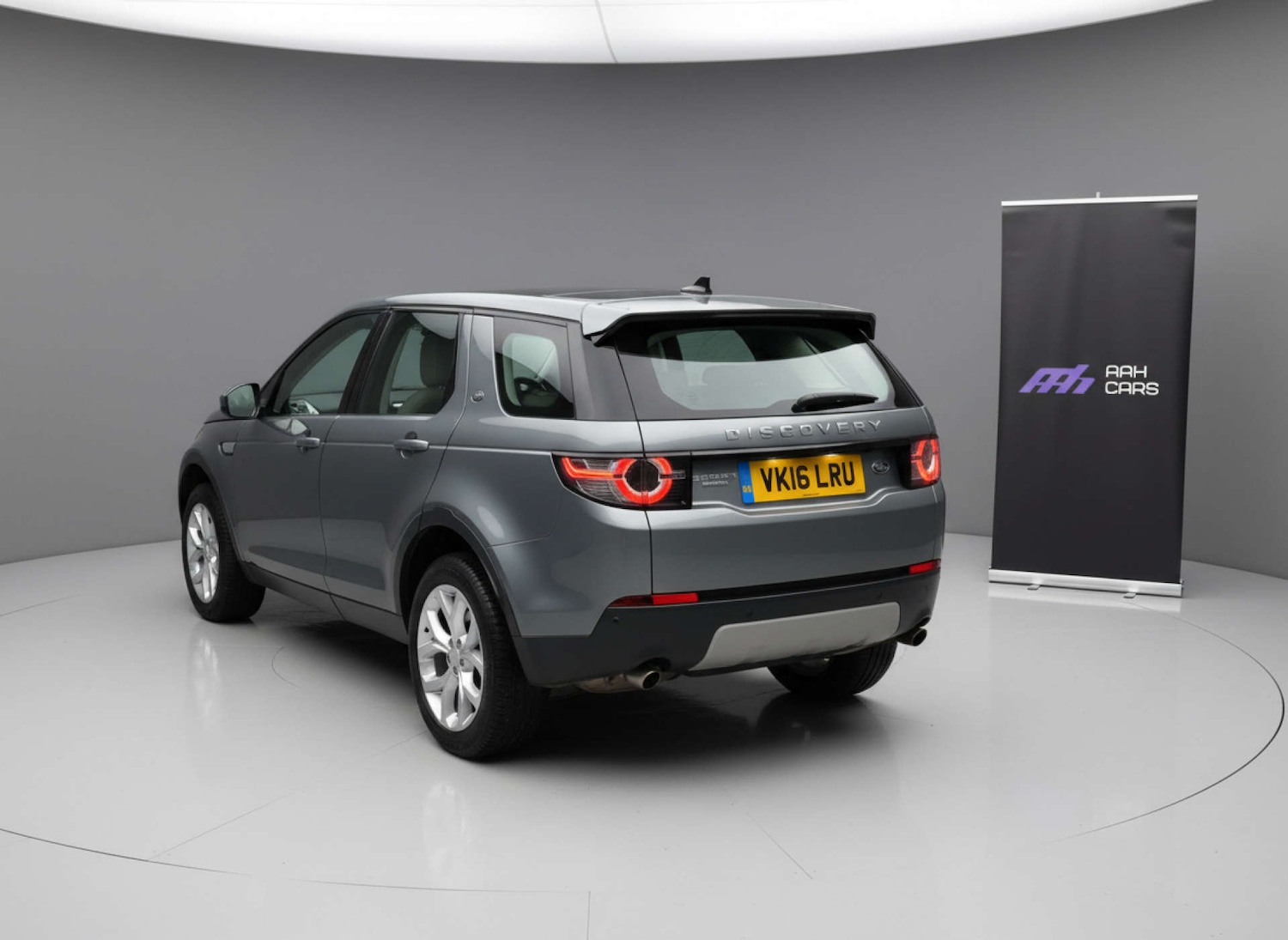 Used Land Rover Discovery Sport 2016 for sale - 76904937: Photo 5