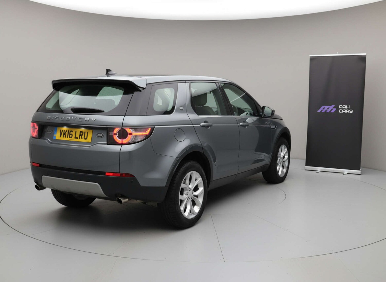 Used Land Rover Discovery Sport 2016 for sale - 76904937: Photo 57