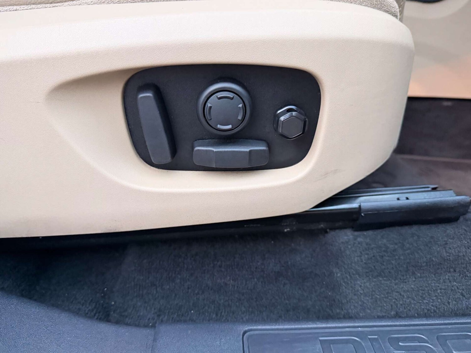 Used Land Rover Discovery Sport 2016 for sale - 76904937: Photo 60