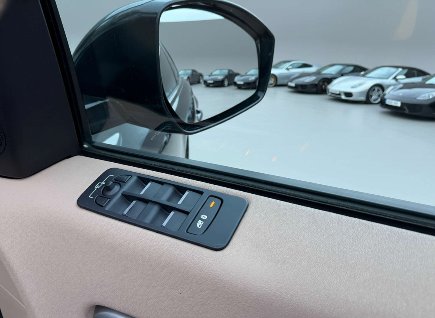 Used Land Rover Discovery Sport 2016 for sale - 76904937: Photo 64