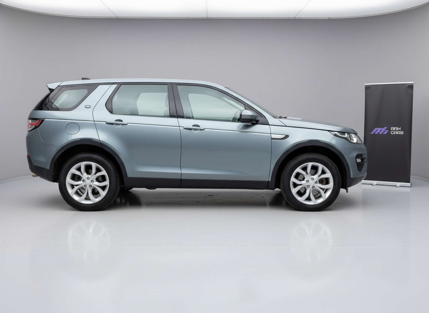 Used Land Rover Discovery Sport 2016 for sale - 76904937: Photo 8