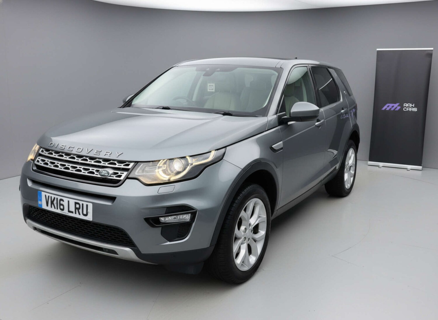 Used Land Rover Discovery Sport 2016 for sale - 76904937: Photo 80
