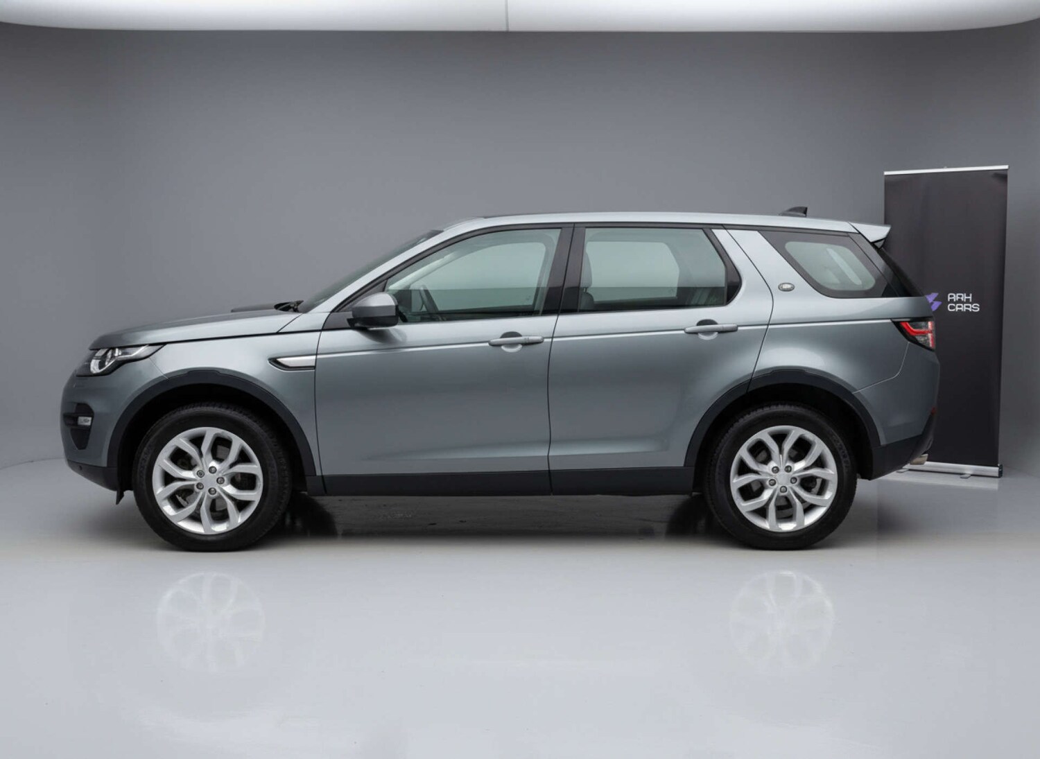 Used Land Rover Discovery Sport 2016 for sale - 76904937: Photo 9