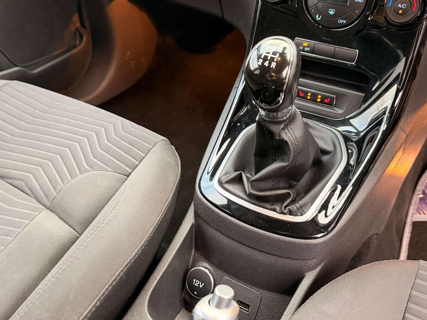 Used Ford Fiesta 2014 for sale - 76904932: Photo 30