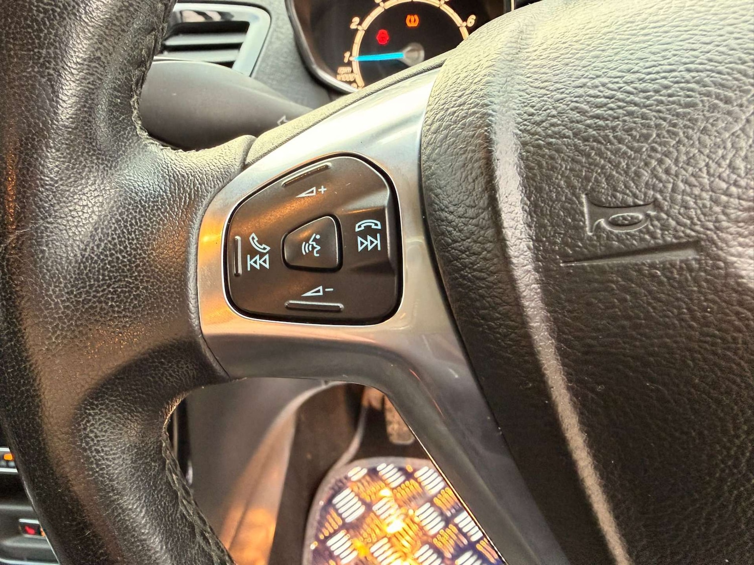 Used Ford Fiesta 2014 for sale - 76904932: Photo 32