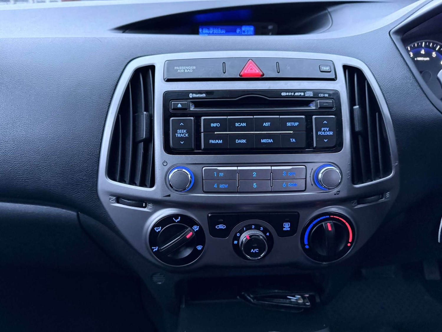 Used Hyundai i20 2014 for sale - 77061750: Photo 32