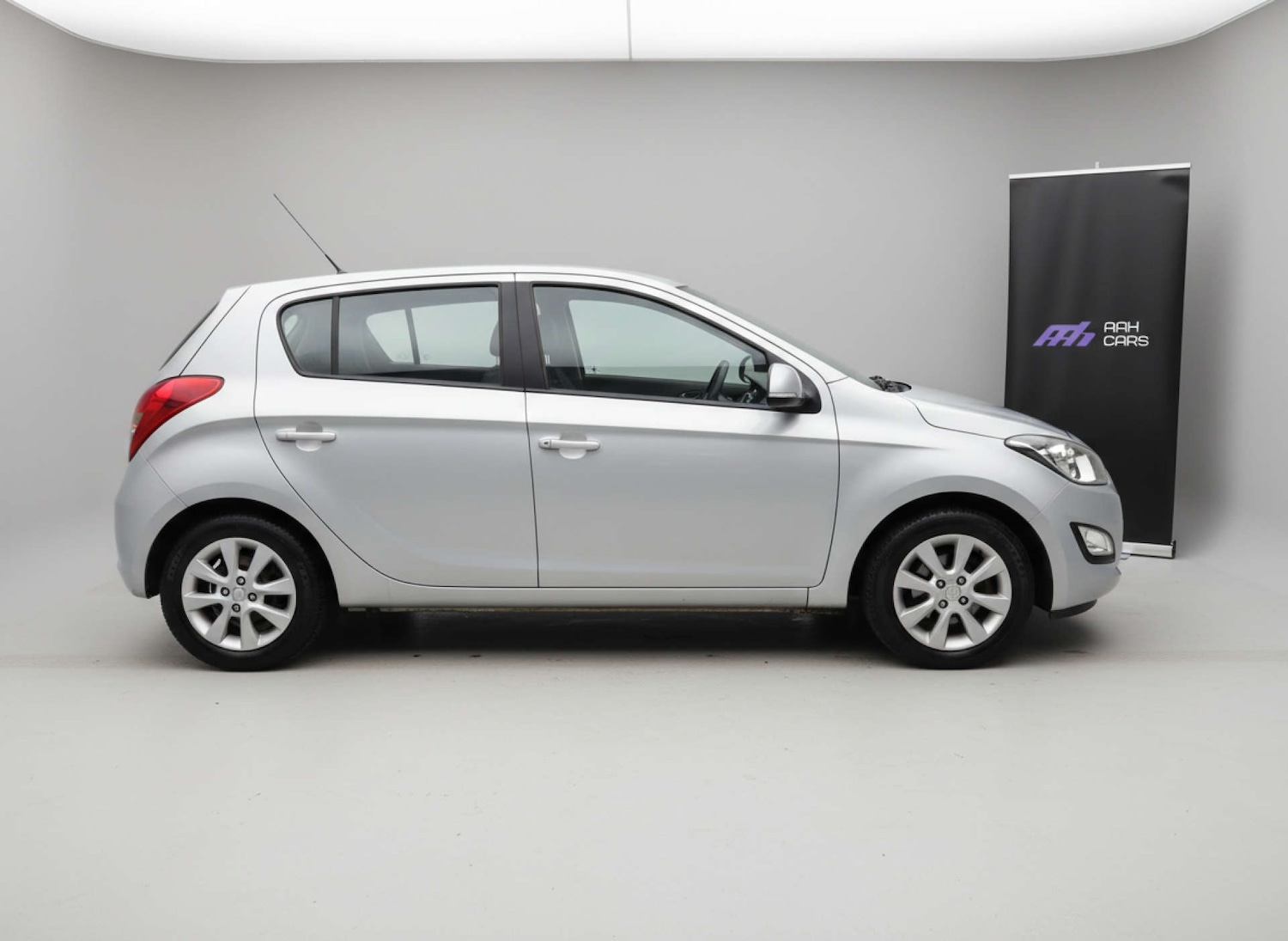 Used Hyundai i20 2014 for sale - 77061750: Photo 9