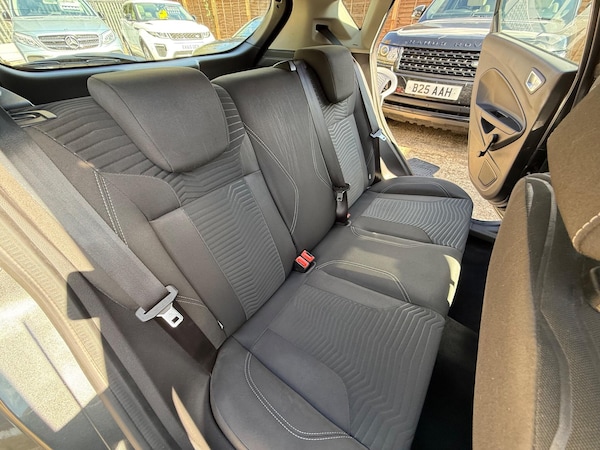 Used Ford Fiesta 2015 for sale - 76123047: Photo 15