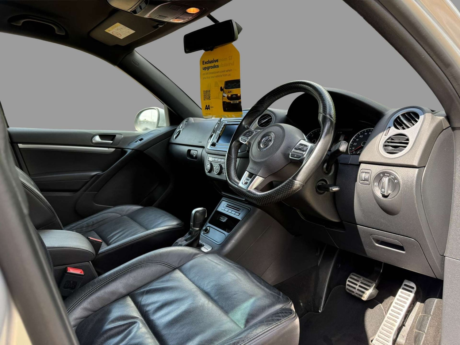 Used Volkswagen Tiguan 2015 for sale - 76904939: Photo 15