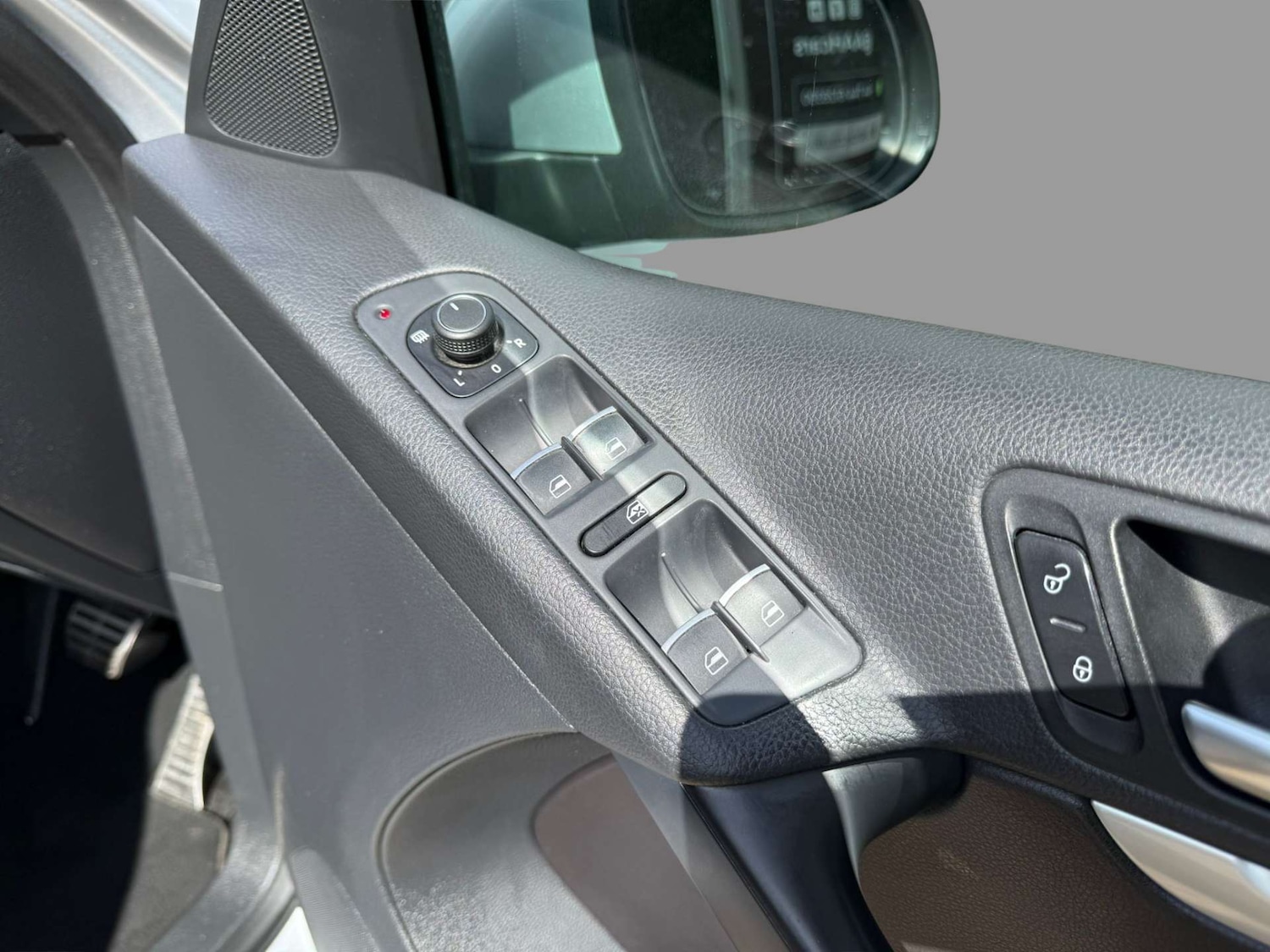 Used Volkswagen Tiguan 2015 for sale - 76904939: Photo 27