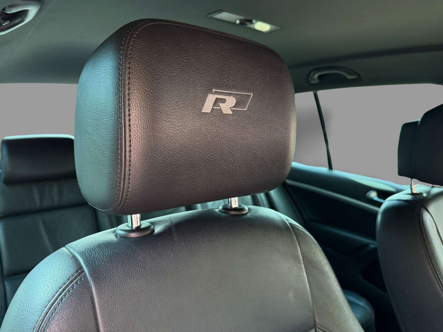 Used Volkswagen Tiguan 2015 for sale - 76904939: Photo 30