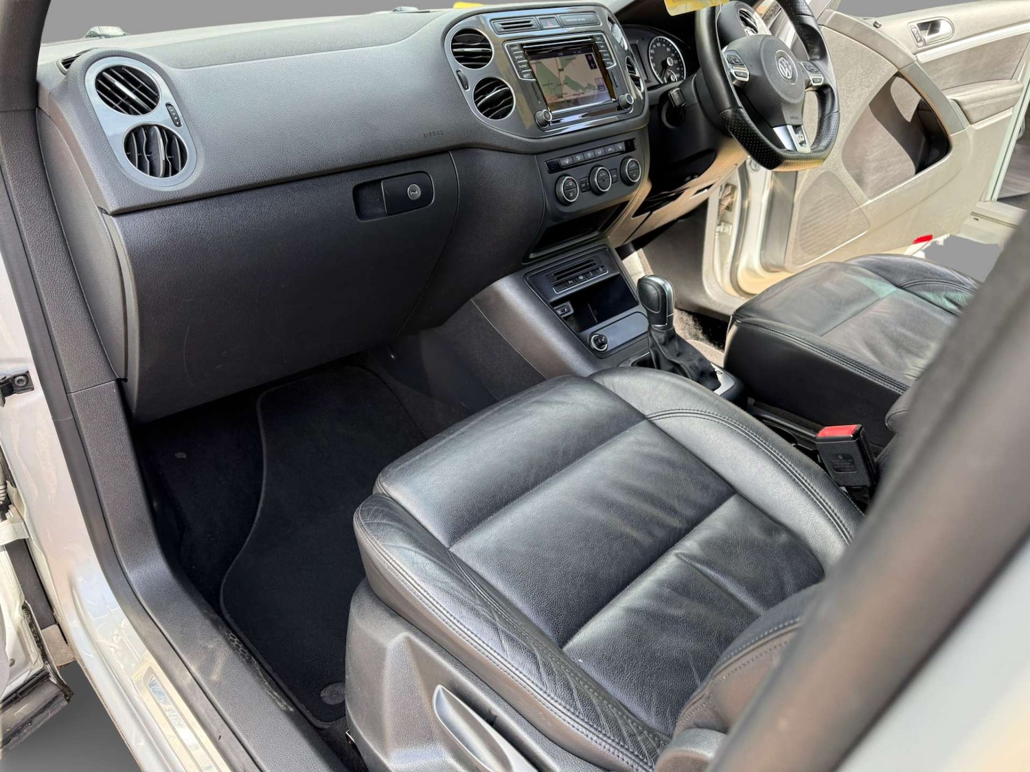 Used Volkswagen Tiguan 2015 for sale - 76904939: Photo 31