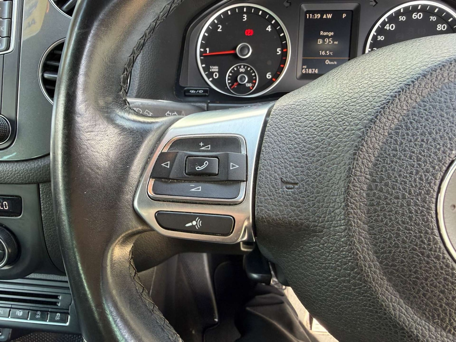 Used Volkswagen Tiguan 2015 for sale - 76904939: Photo 39