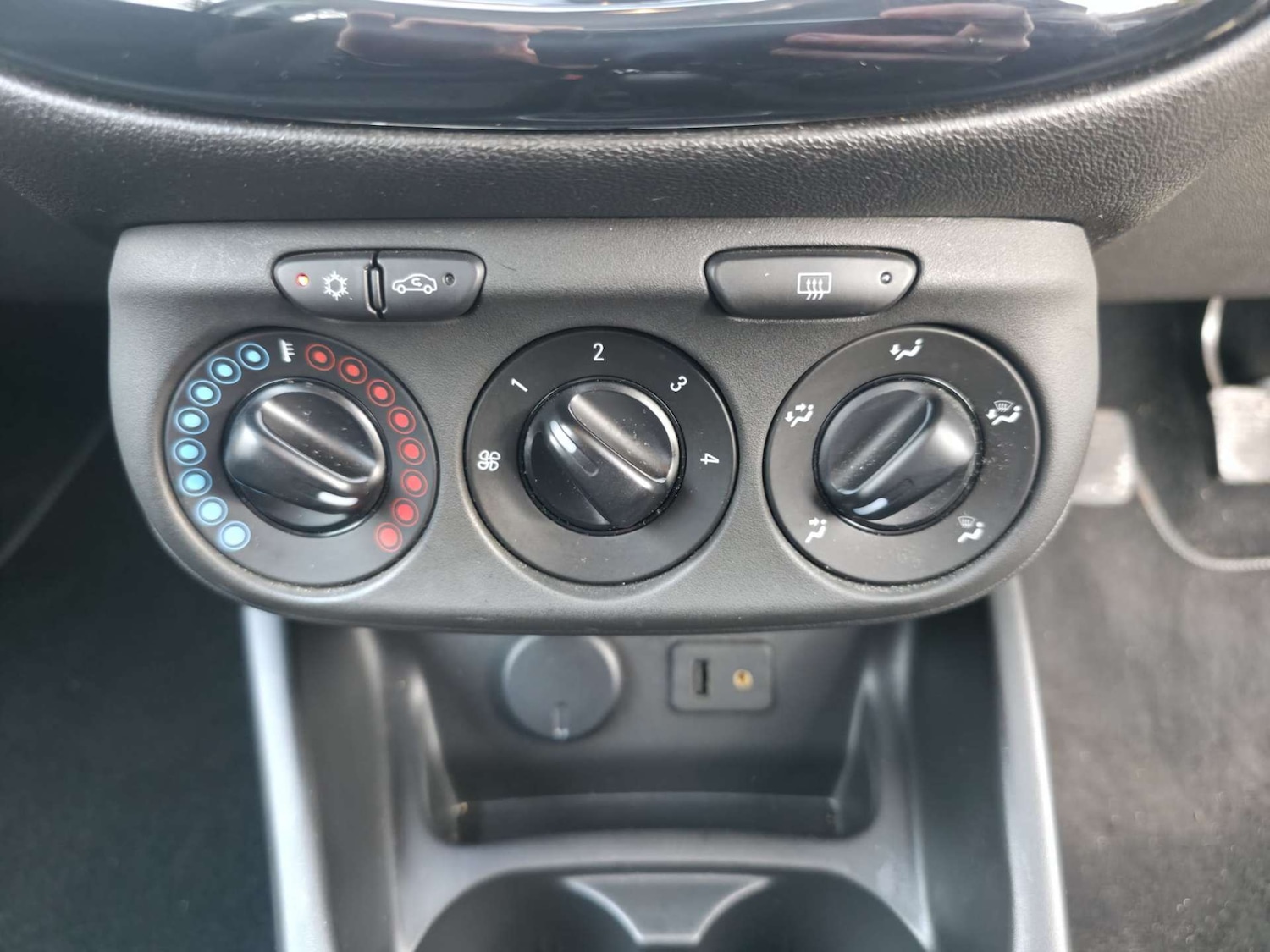 Used Vauxhall Corsa 2015 for sale - 77495084: Photo 38