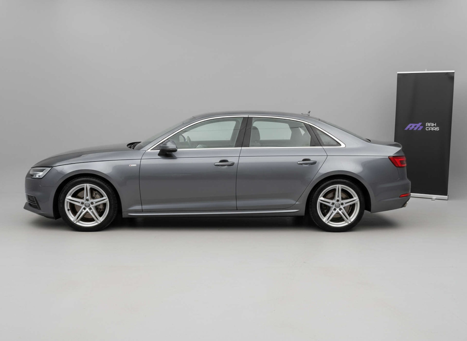 Used Audi A4 2016 for sale - 76904942: Photo 9