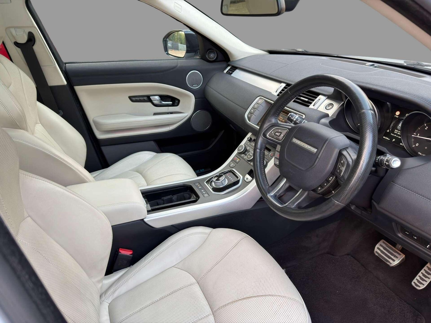 Used Land Rover Range Rover Evoque 2015 for sale - 76337617: Photo 12