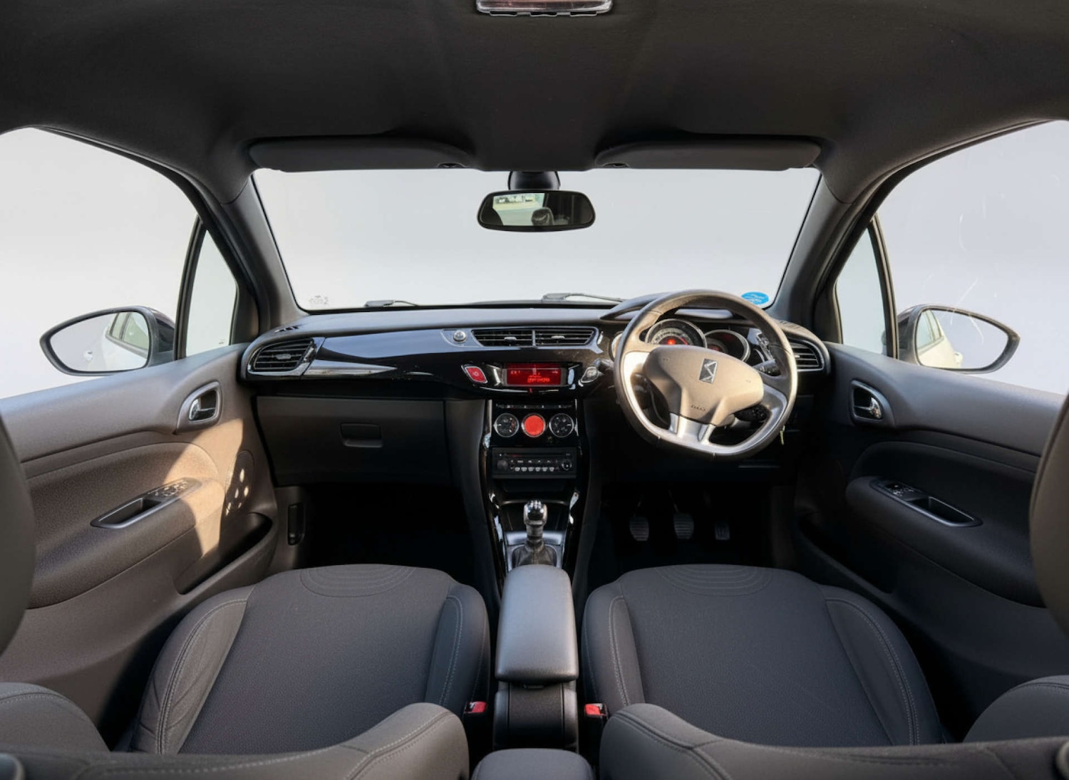 Used Citroen DS3 2012 for sale - 76904933: Photo 25