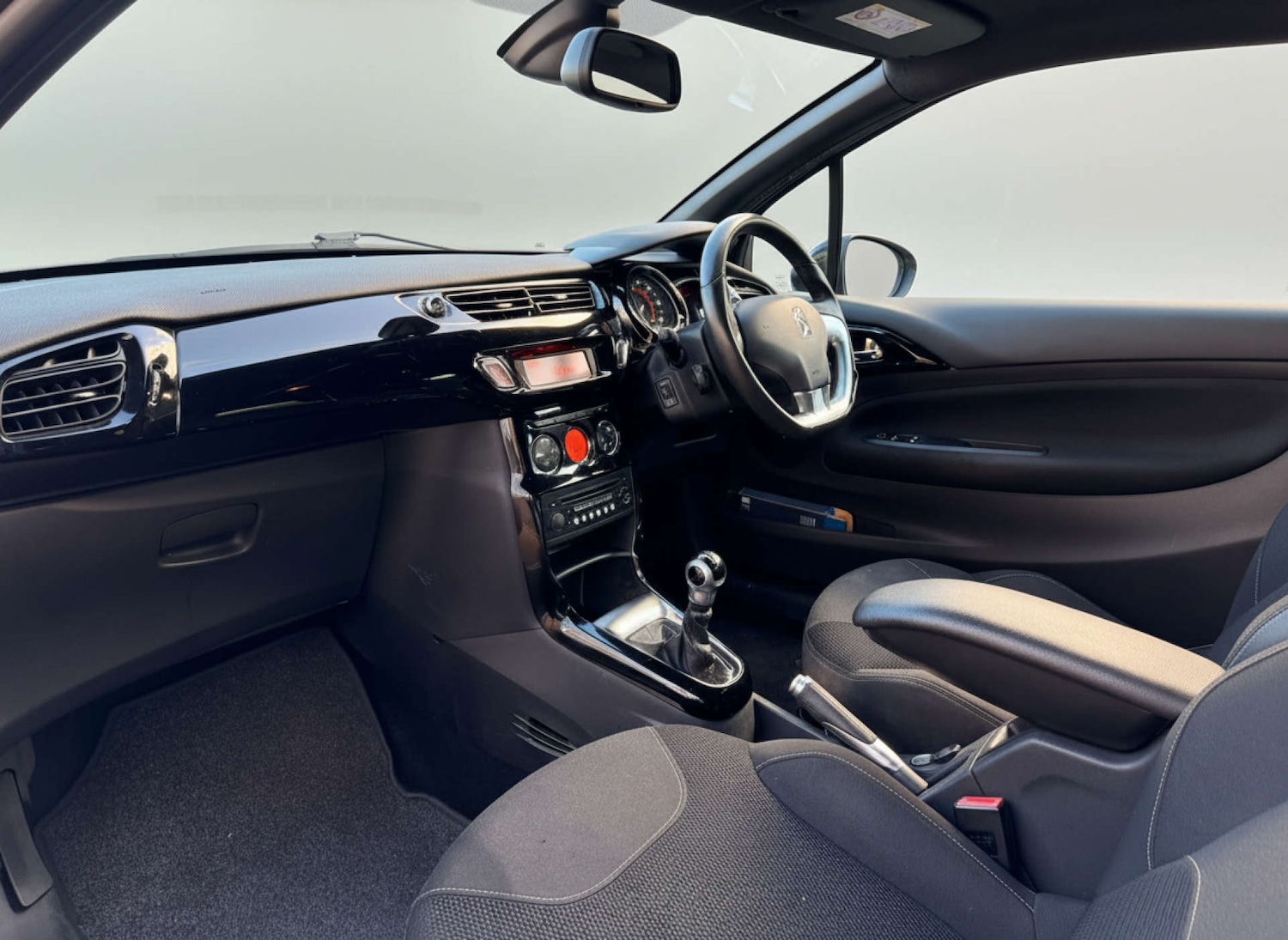 Used Citroen DS3 2012 for sale - 76904933: Photo 35