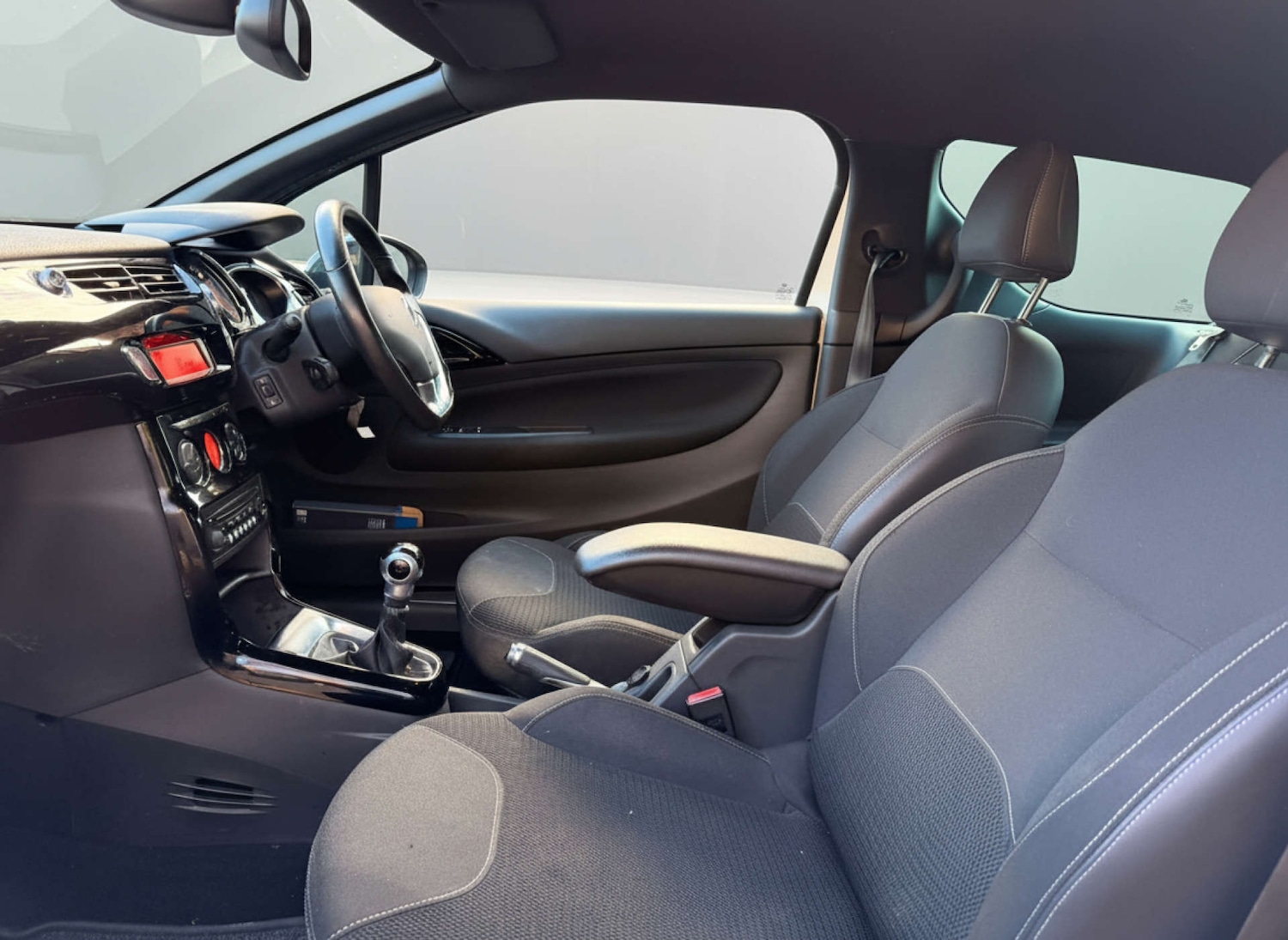 Used Citroen DS3 2012 for sale - 76904933: Photo 37