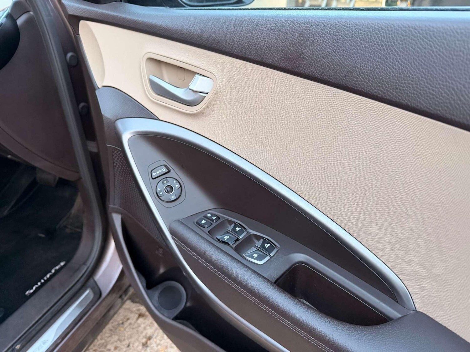 Used Hyundai Santa Fe 2014 for sale - 76377660: Photo 41