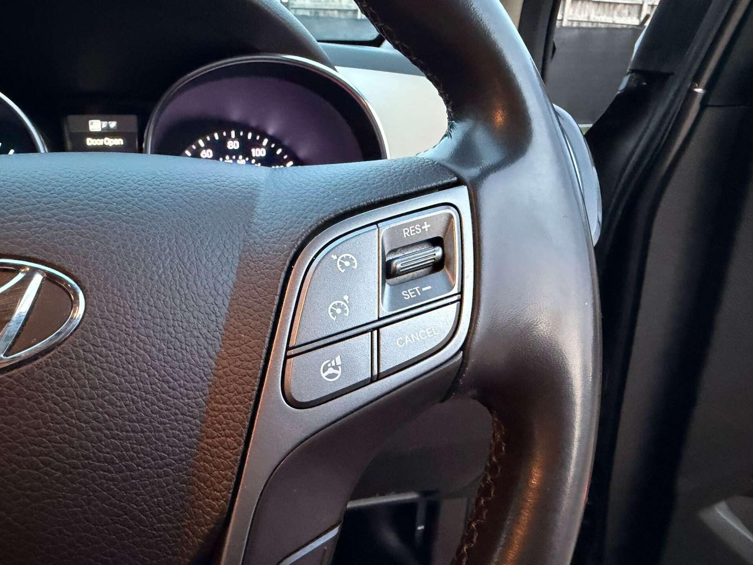 Used Hyundai Santa Fe 2014 for sale - 76377660: Photo 44