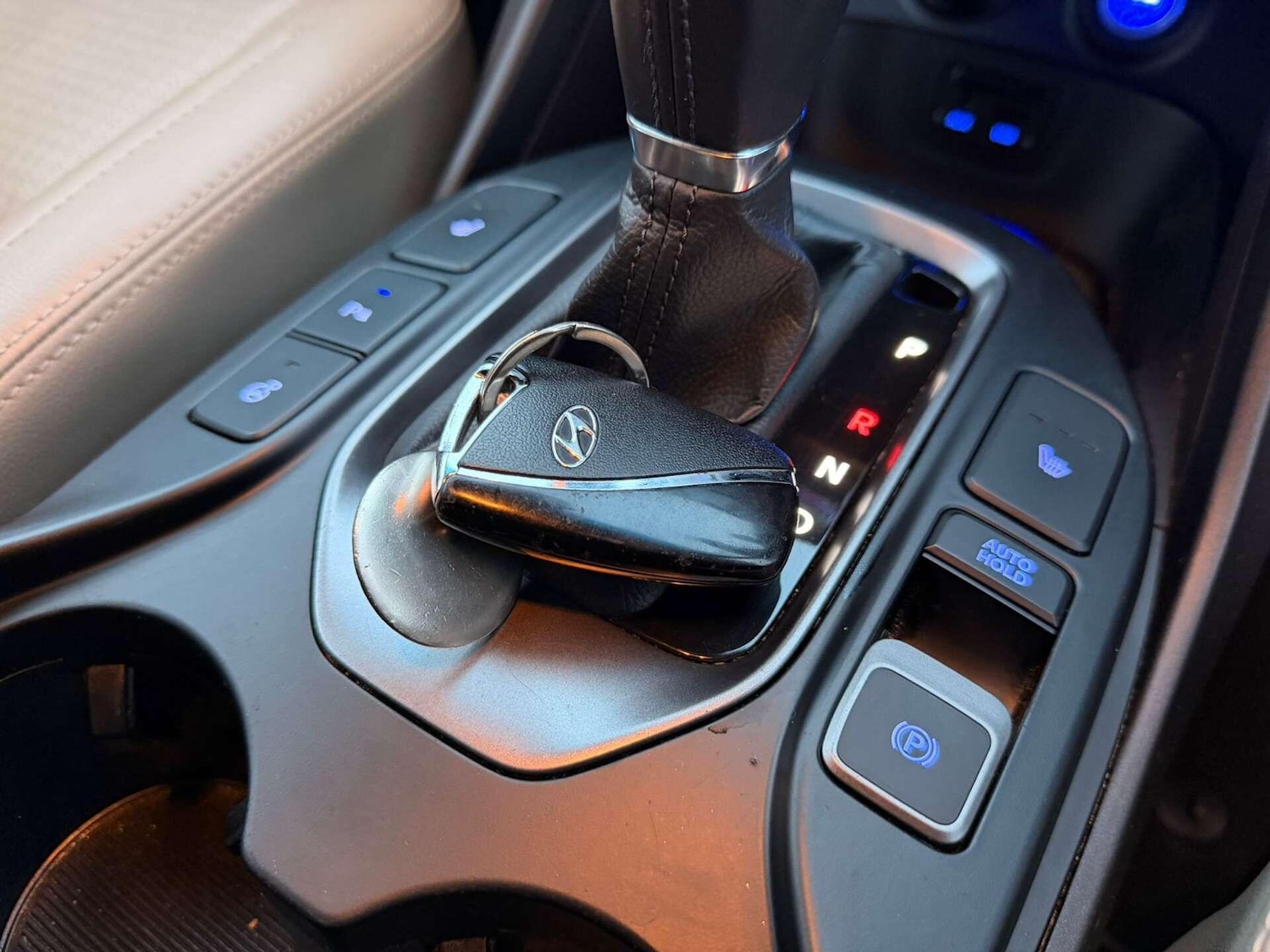 Used Hyundai Santa Fe 2014 for sale - 76377660: Photo 48