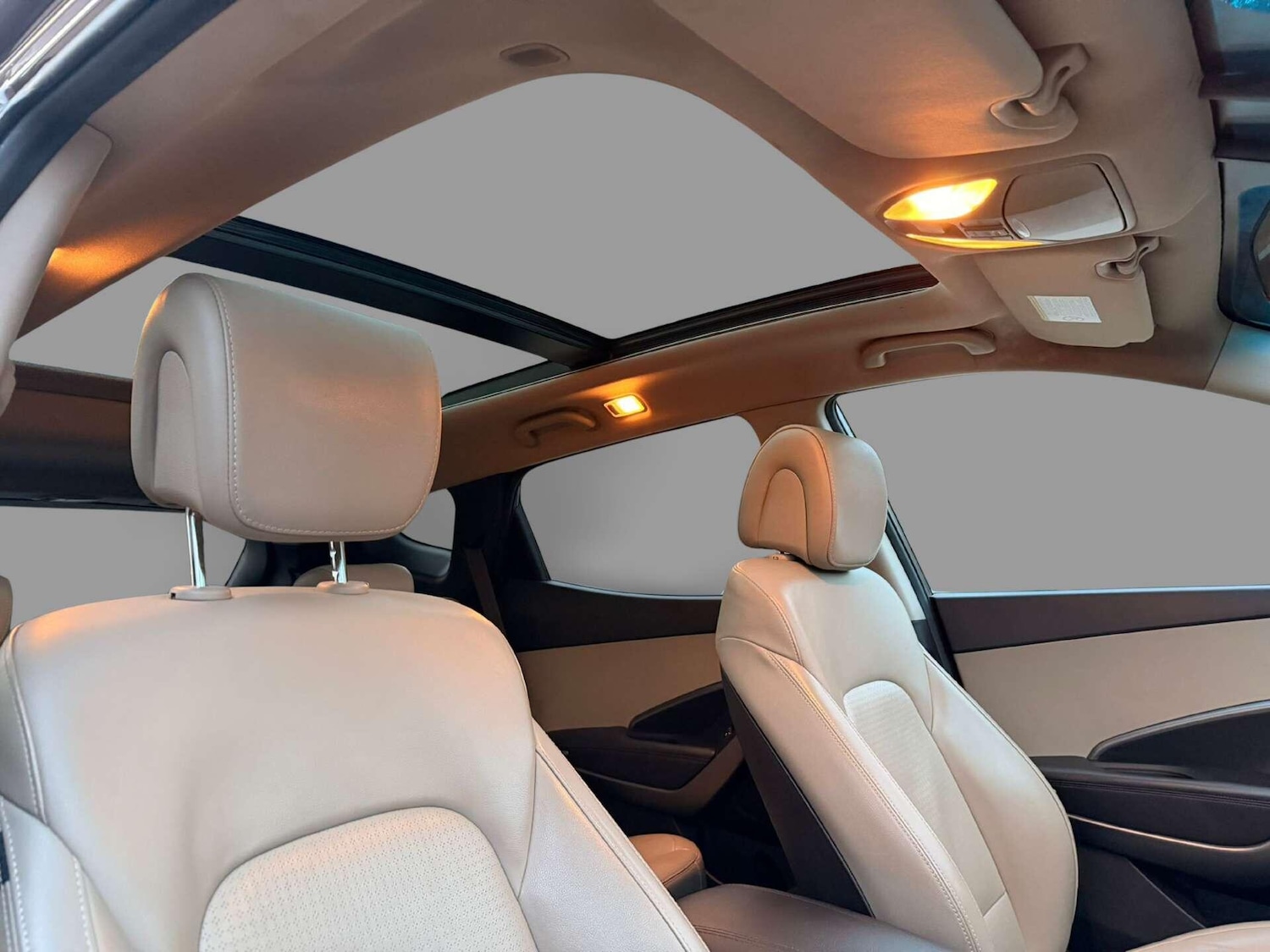 Used Hyundai Santa Fe 2014 for sale - 76377660: Photo 9