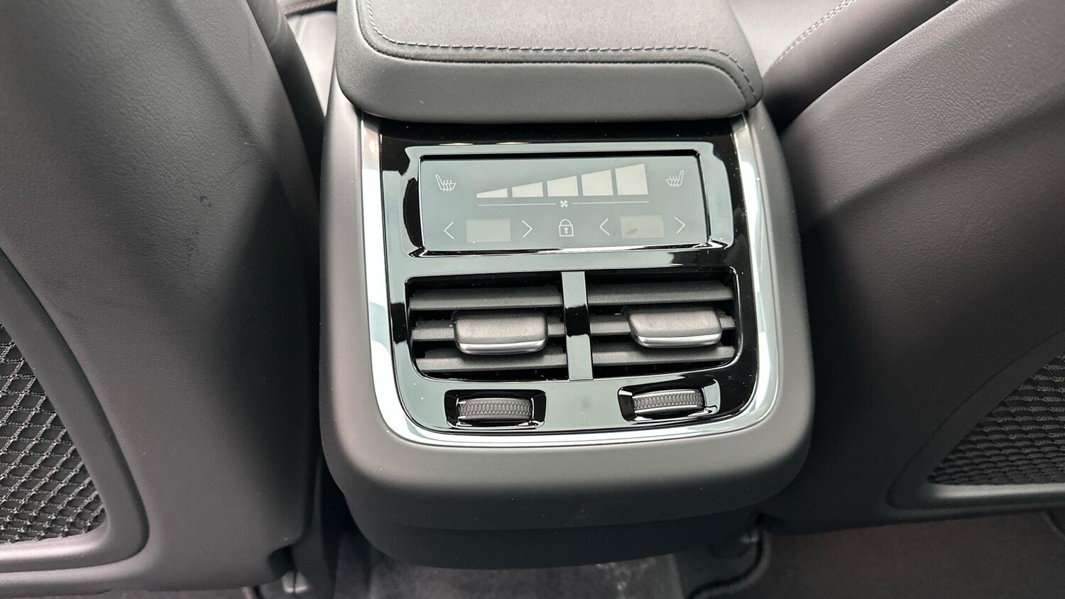 Used Volvo XC60 for sale - 77808311: Photo 24