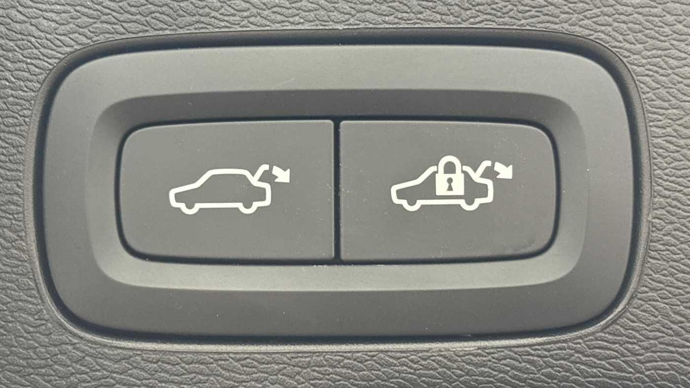 Used Volvo XC60 2025 for sale - 76584155: Photo 19