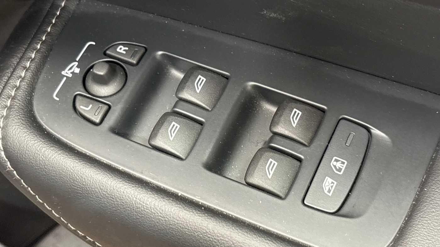 Used Volvo XC60 2025 for sale - 76584155: Photo 25