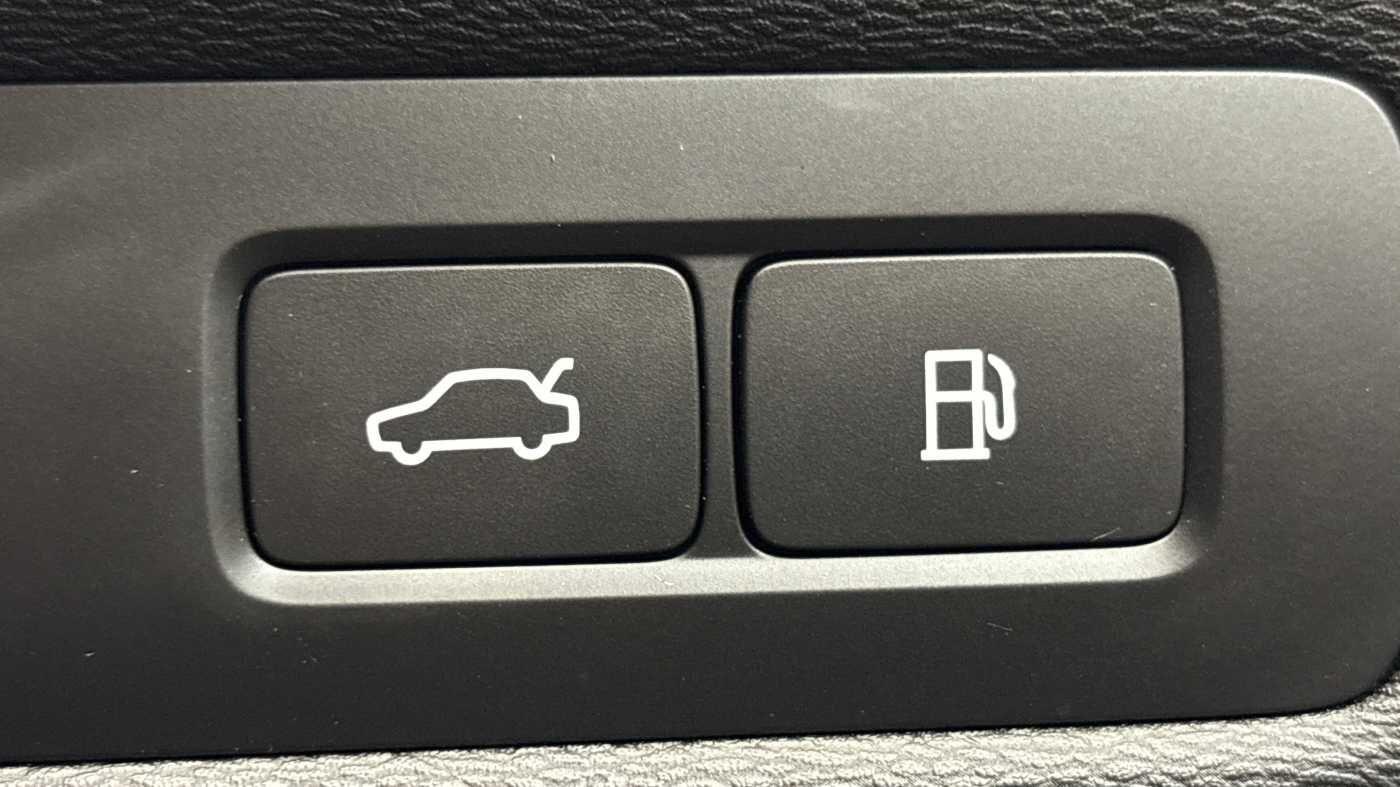 Used Volvo XC60 2025 for sale - 76584155: Photo 30