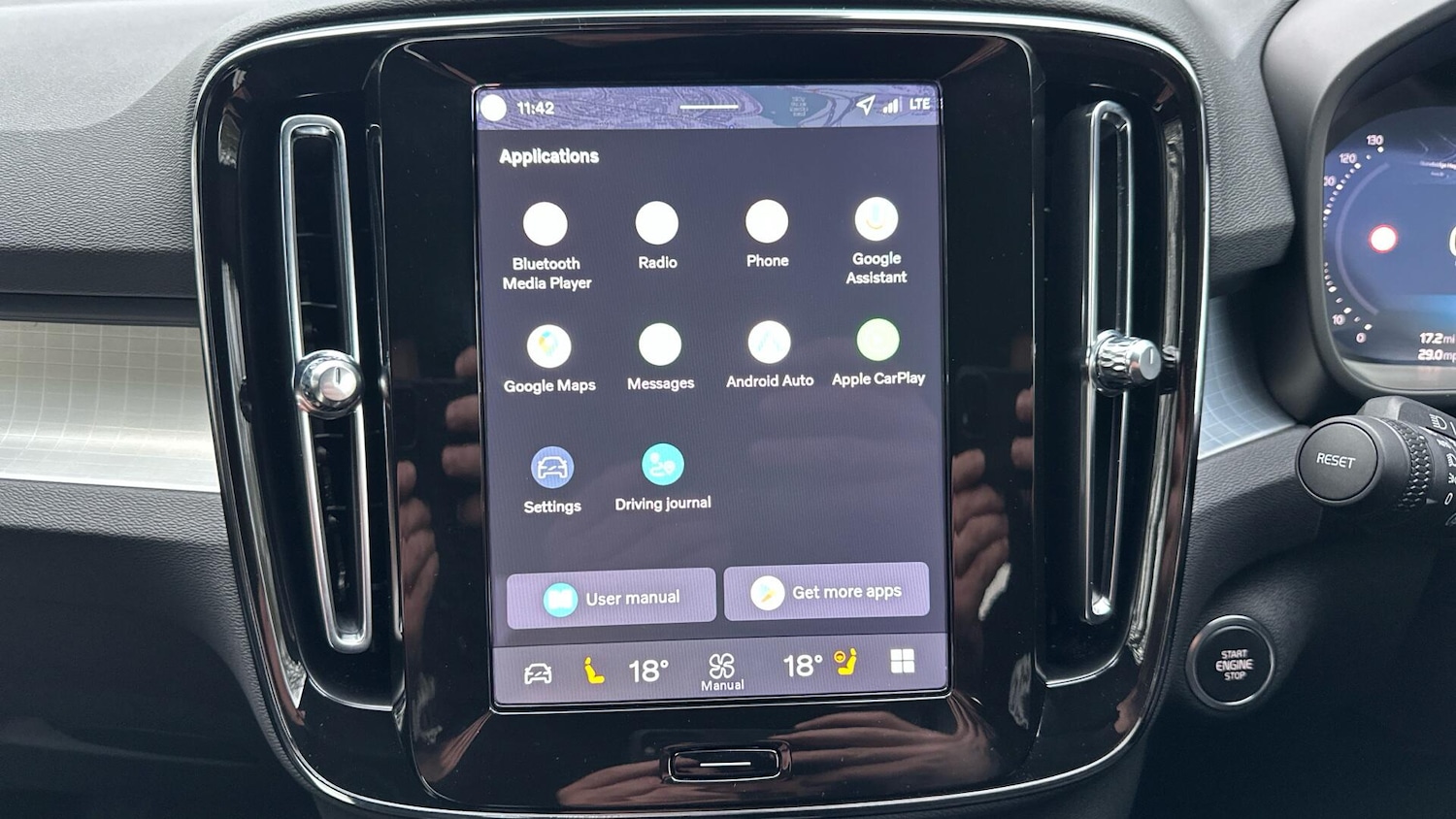 Used Volvo XC40 2025 for sale - 76425811: Photo 17