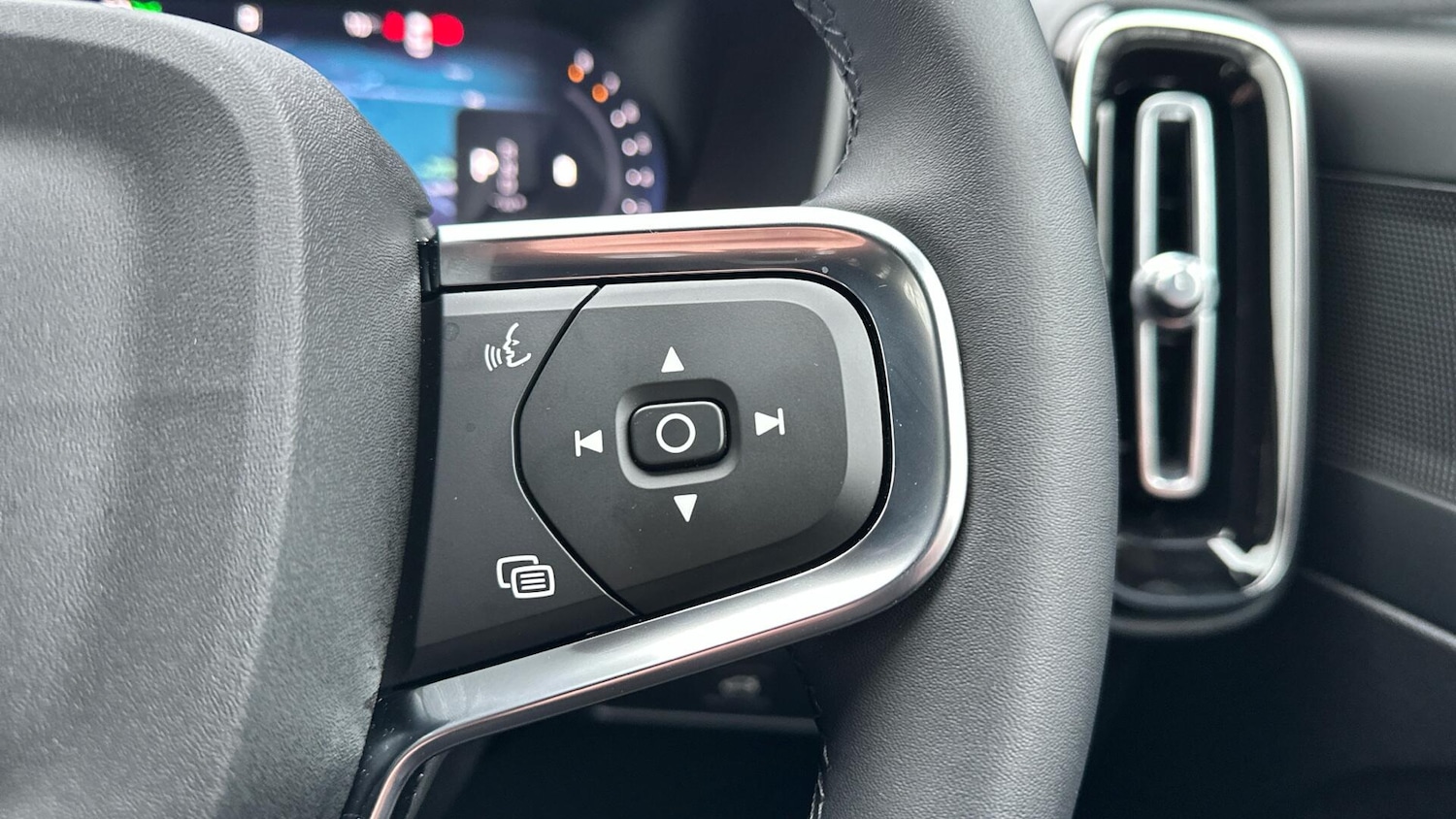 Used Volvo XC40 2025 for sale - 76425811: Photo 22