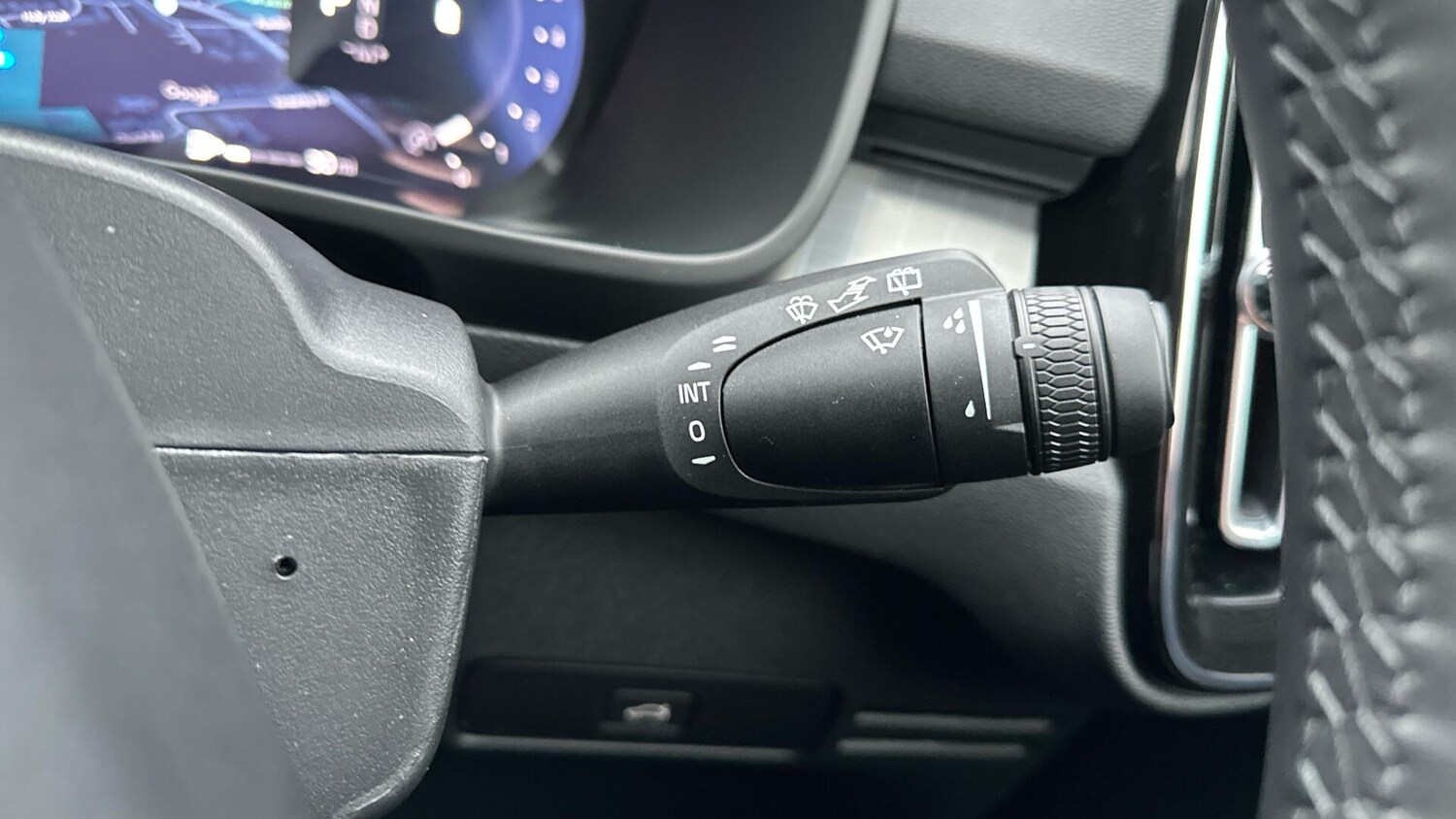 Used Volvo XC40 2025 for sale - 76425811: Photo 23