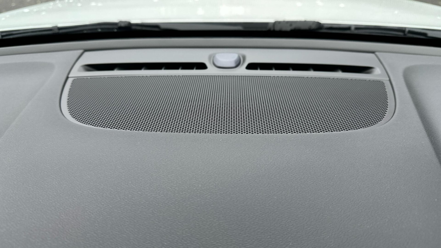 Used Volvo XC40 2025 for sale - 76425811: Photo 25