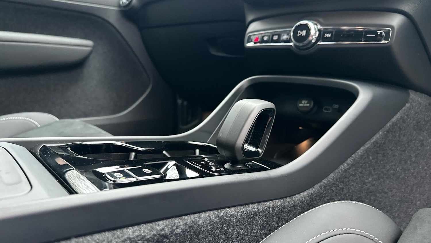 Used Volvo XC40 2025 for sale - 76425811: Photo 26