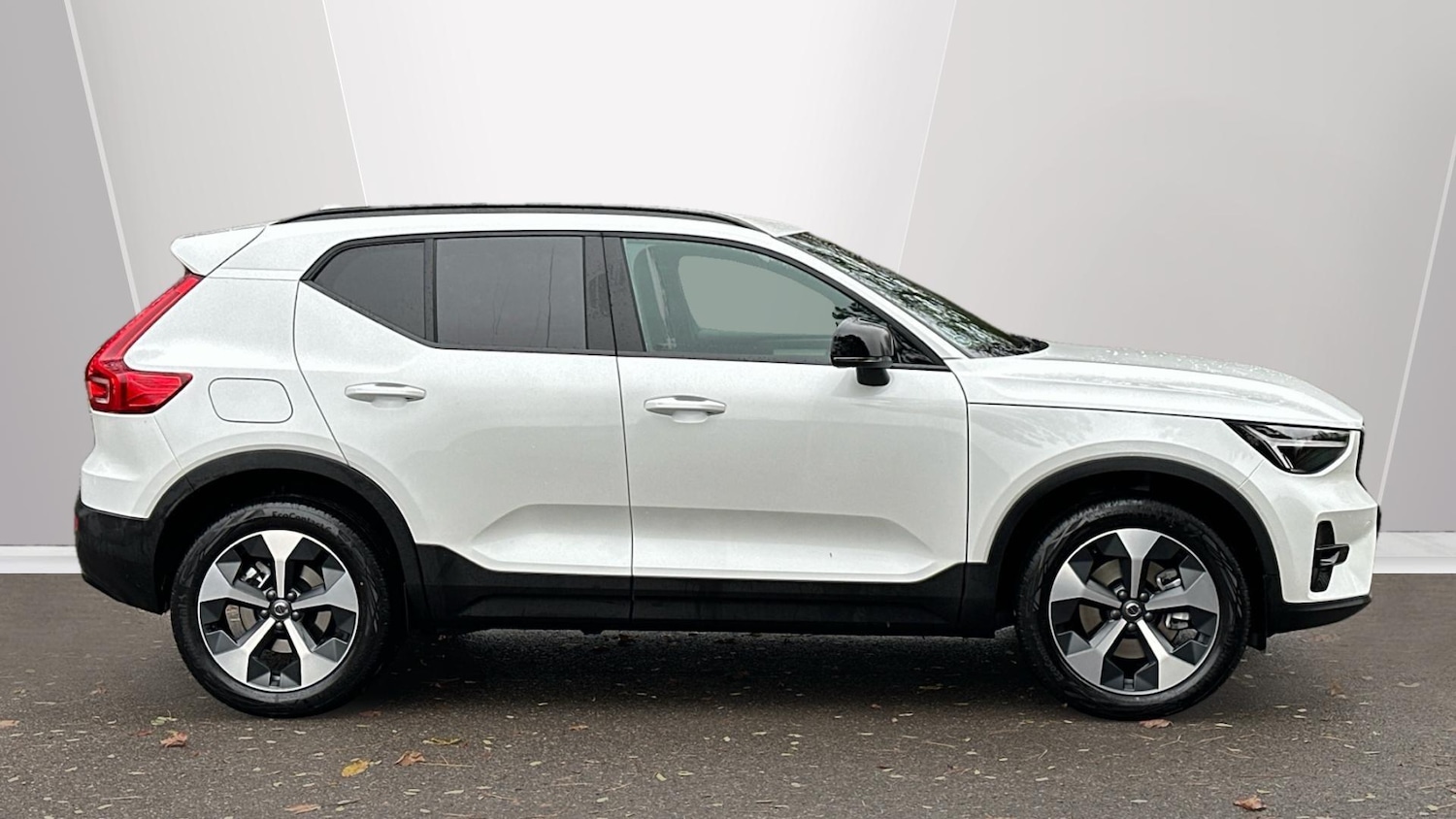 Used Volvo XC40 2025 for sale - 76425811: Photo 3