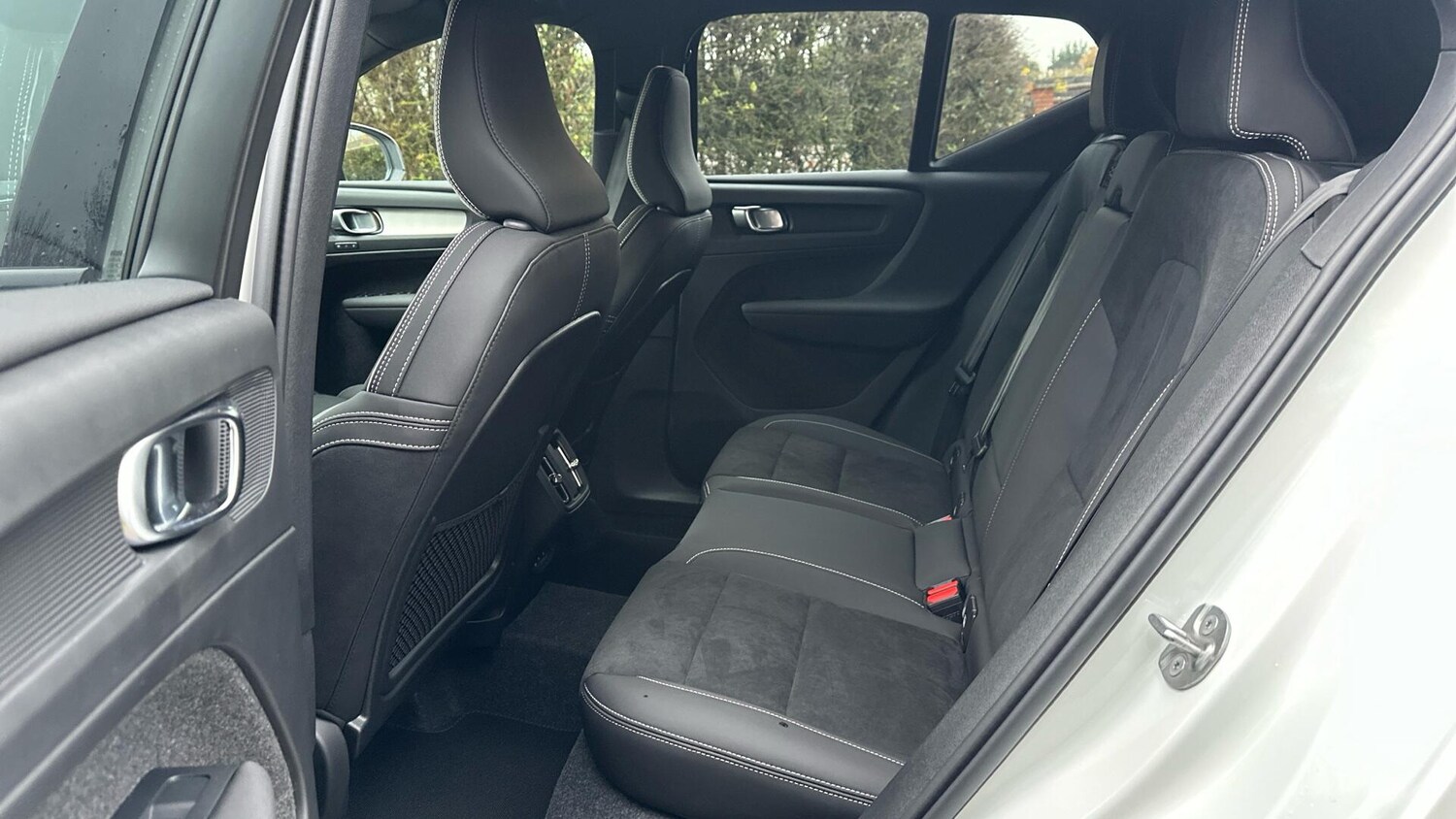 Used Volvo XC40 2025 for sale - 76425811: Photo 32