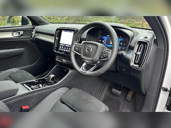 Used Volvo XC40 2025 for sale - 76425811: Photo