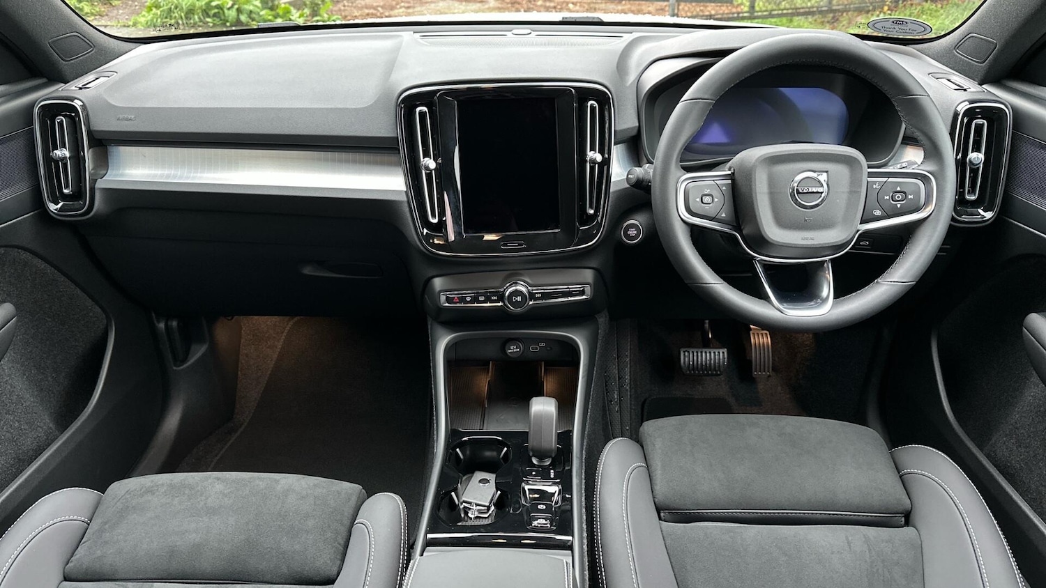 Used Volvo XC40 2025 for sale - 76425811: Photo 5