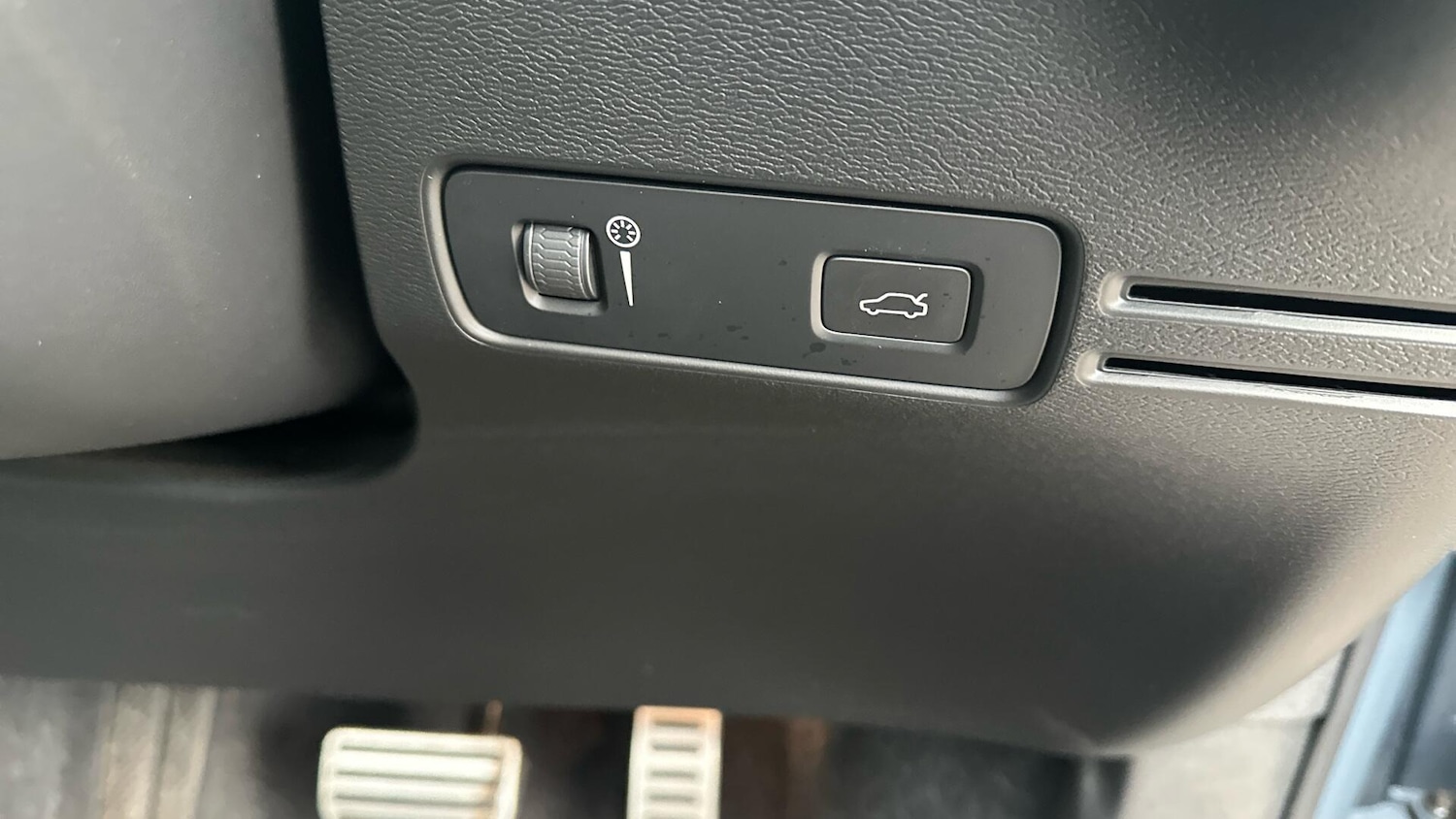 Used Volvo XC40 2021 for sale - 76824839: Photo 34