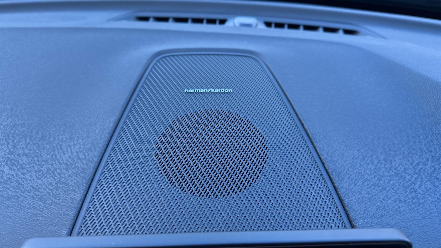 Used Volvo XC60 2025 for sale - 76584736: Photo 25